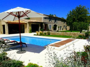 Authentique ferme avec piscine Eyguieres LS1-195